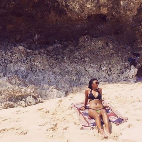 I'm bring summer vibe from Bali so let's make a deep hot . Let me know if you need me