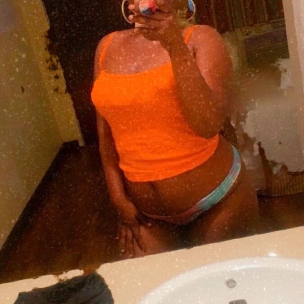 Hey babes I’m treasure new in town let’s have some fun