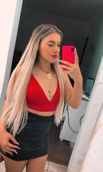 Olá, meus amores. Sou uma loira completa, faço oral, vaginal, anal, oral natural e beijo na boca.Horário de atendimento: Das 10:00 às 00:00 horasCachês: R$ 150,00 – 30 minutos, oral e vaginal R$ 200,00 – 1 hora, oral e vaginal R$ 350,00 – 1 hora, sexo anal.
