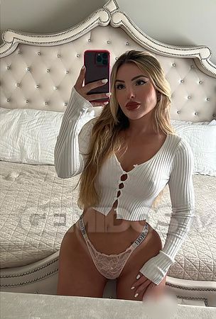 Brazilian 🇧🇷
I am very sexy and fiery, I love playing insatiable girlfriend.
  I'm affectionate, fiery, romantic and rough all at the same time.  a perfect mix for your pleasure.
My photos is 100% real. Not fake. 
 I have a spectacular massage.   are you ready to meet me???
 I'm sure you will never forget me.  text me baby, i'm waiting.